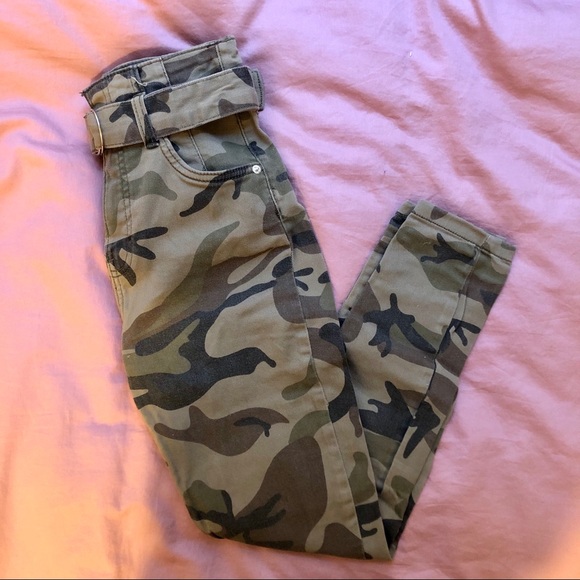 Bershka Camo High Waisted Belted Pants, size 2 - Picture 2 of 3